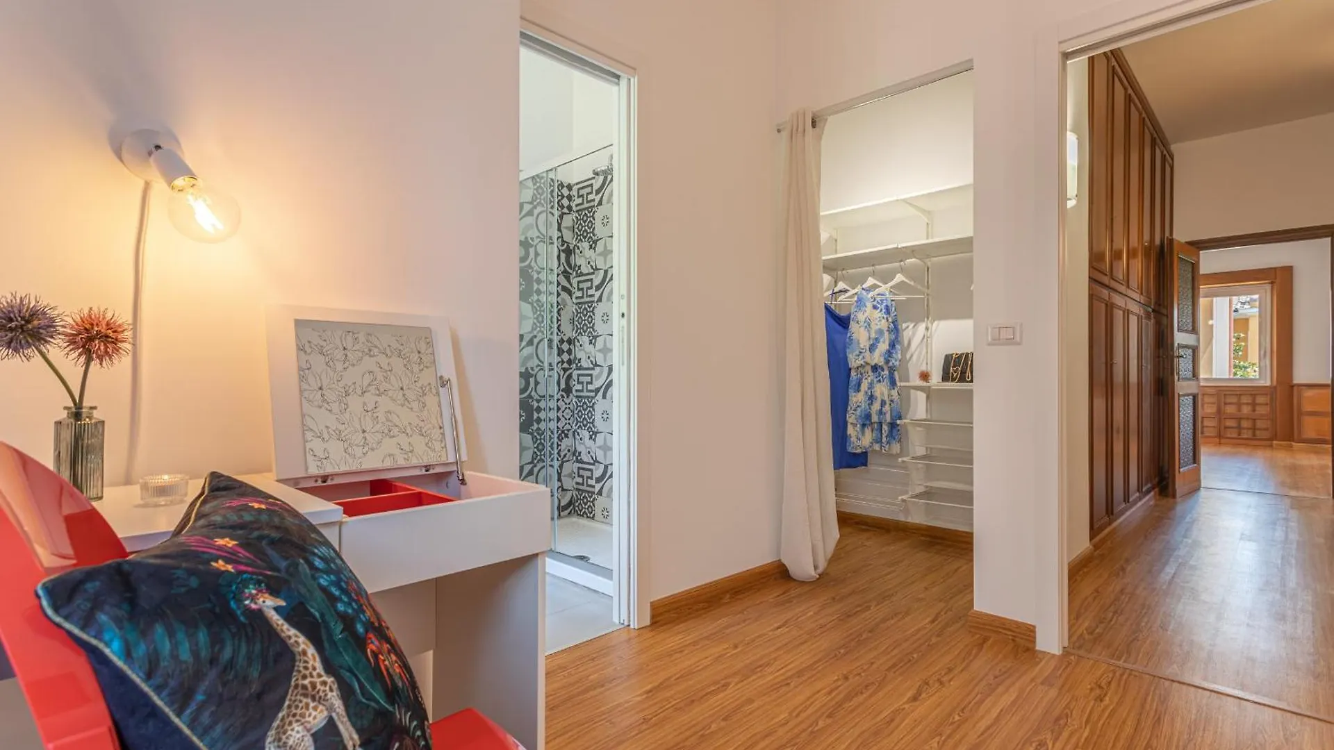 Minerva - Elegant New Classic Close To Vatican Rome Apartment